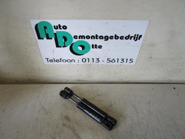 Kit amortisseur gaz hayon d'un Volkswagen Golf (Golf 91-), Volkswagen, -, 3 mois de garantie, Utilisé