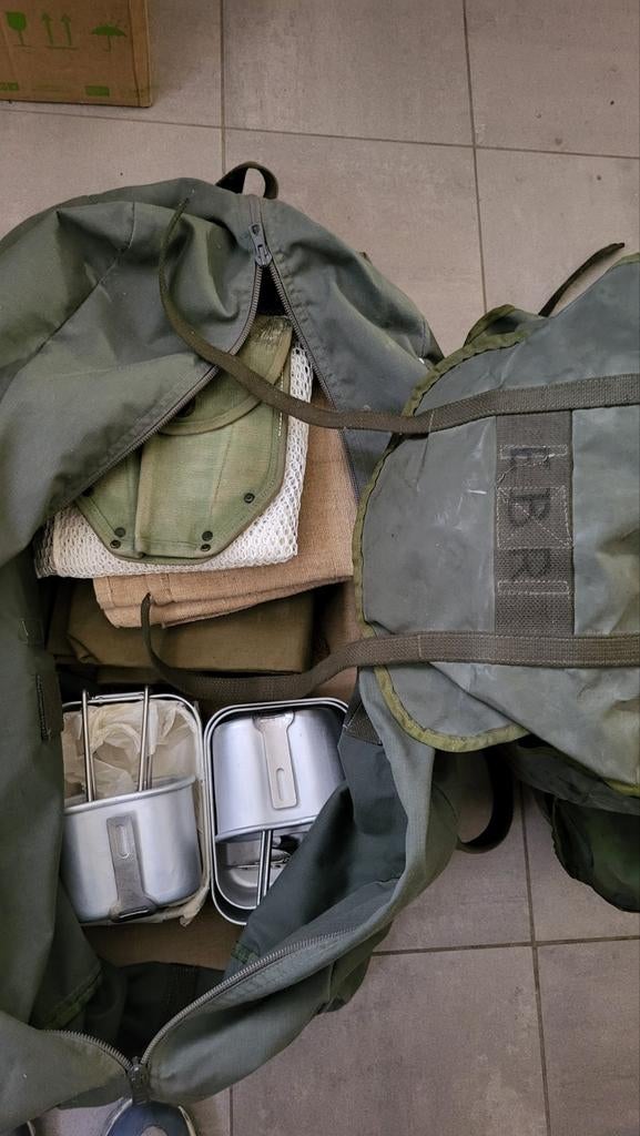 Sacs militaires , sac à dos garnis