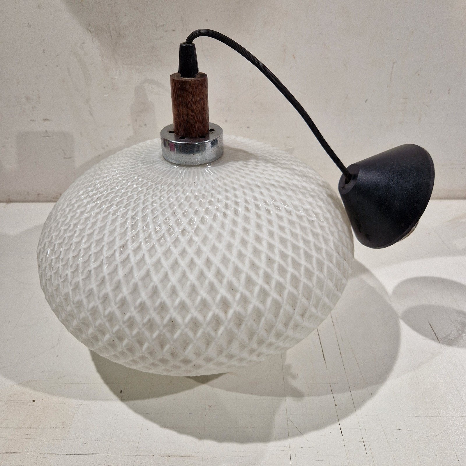 vintage hanglamp in Scandinavische stijl , opaline melkglas, Ophalen of Verzenden