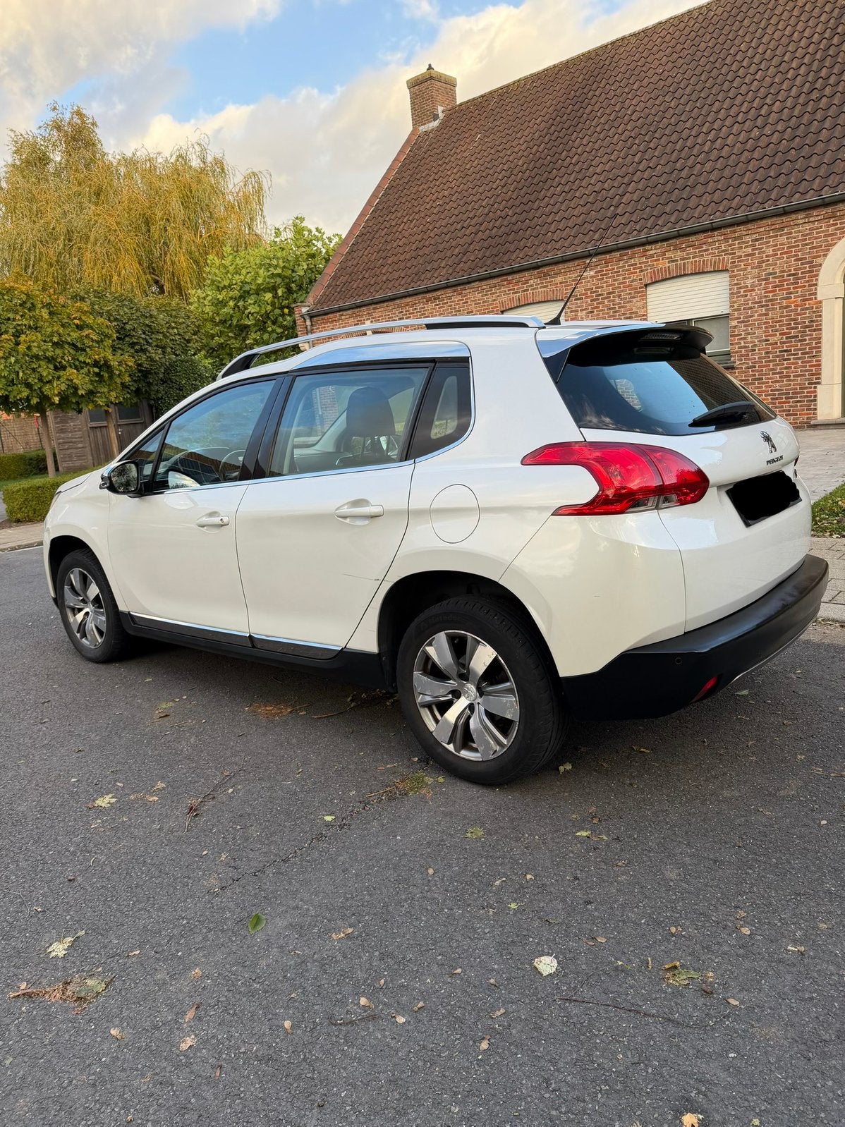 Peugeot 2008 1.2 benzine van het jaar 2016 met 119.000 km, Auto's, Alcantara, Particulier, Airconditioning, Te koop