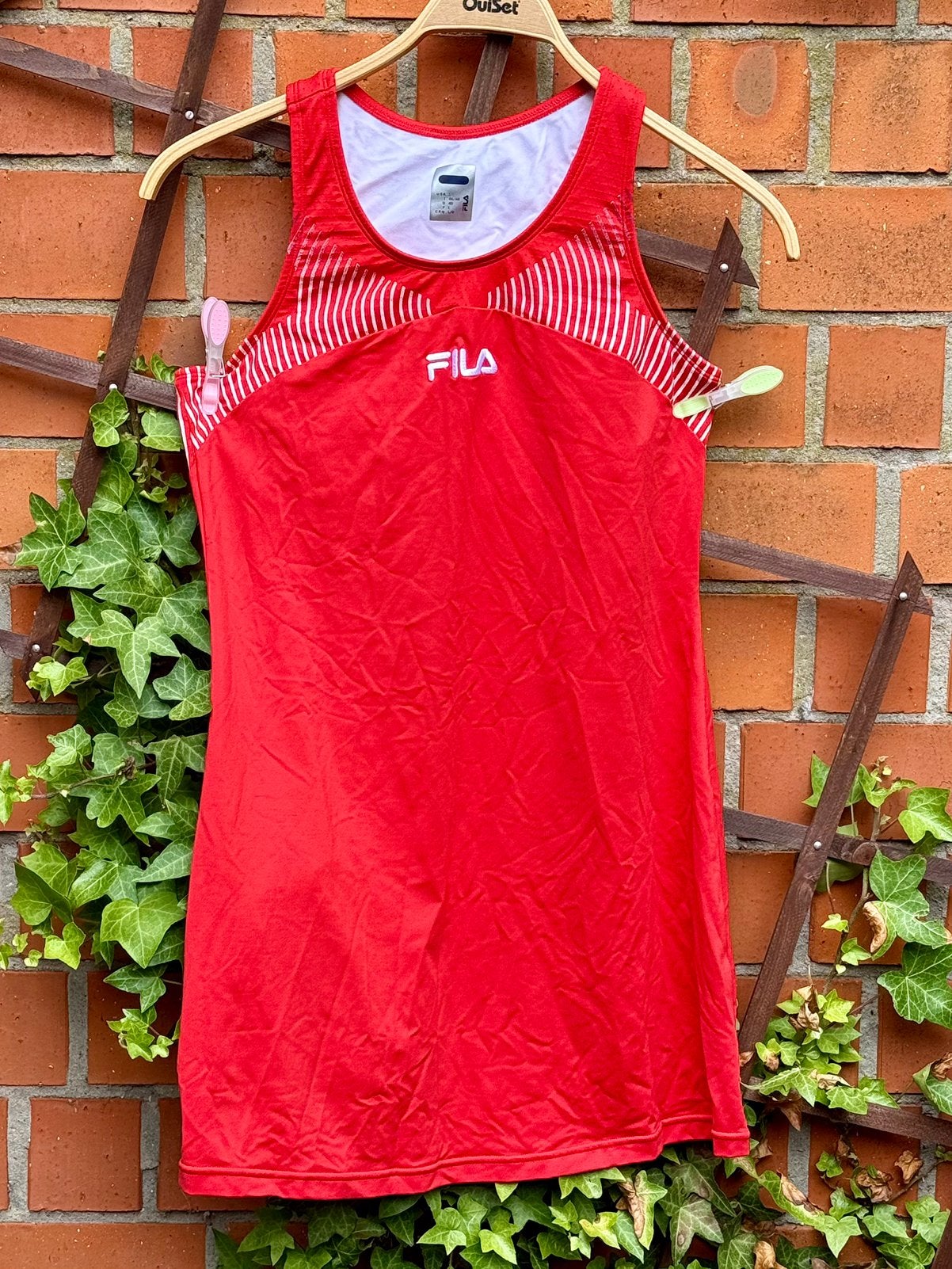 Haut de sport long rouge Fila — taille L, Sports & Fitness, Tennis, Enlèvement ou Envoi, Comme neuf, Vêtements, L0