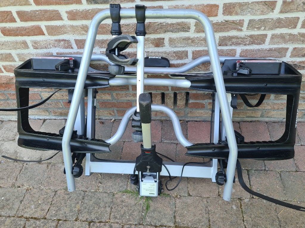 Thule fietsdrager, Ophalen, Elektrische fiets, Zo goed als nieuw, 2 fietsen