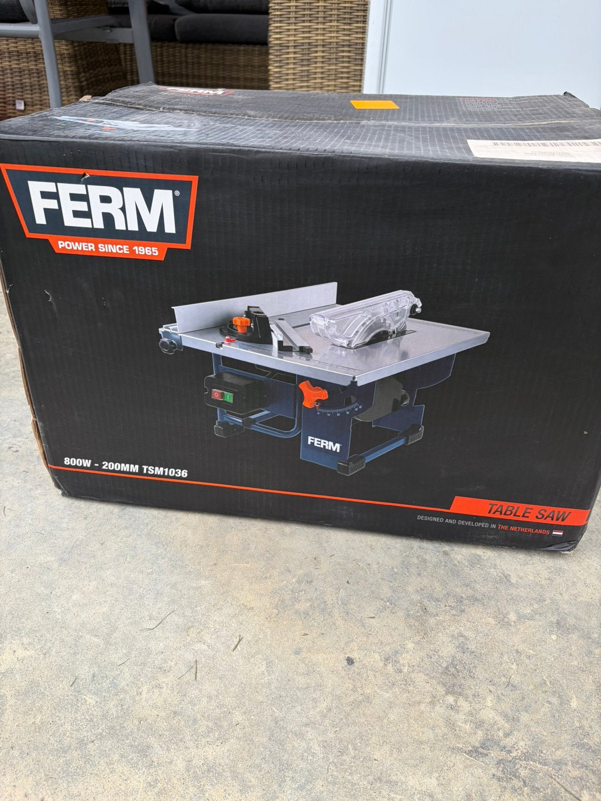 Scie à table Ferm TSM1036 | 800 W | 200 mm, 600 à 1200 watts, Scie à onglet, 70 mm ou plus, Enlèvement