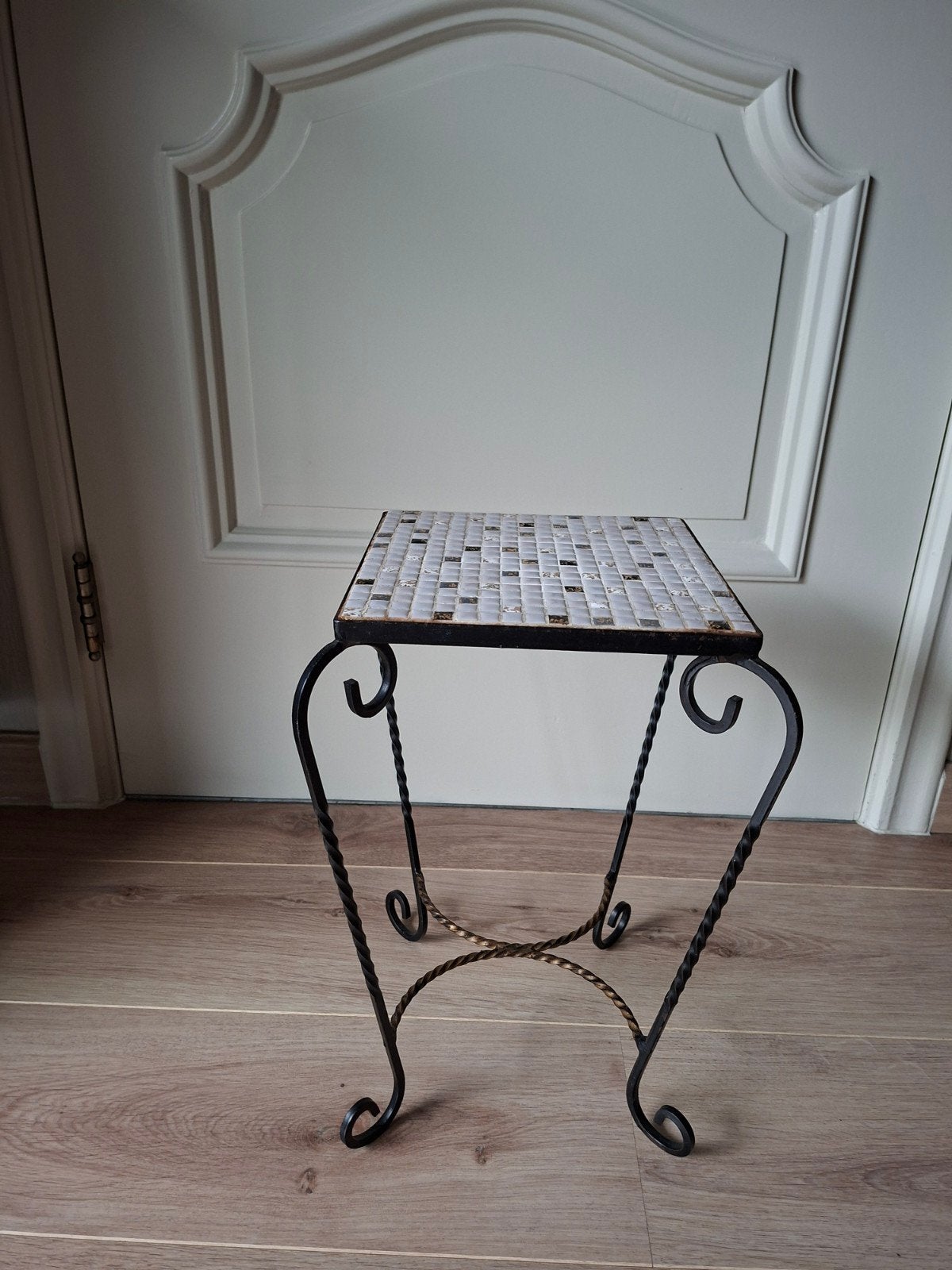 antiek bijzet tafeltje  mozaïek  smeedijzer, Moins de 55 cm, Carré, Enlèvement, Utilisé