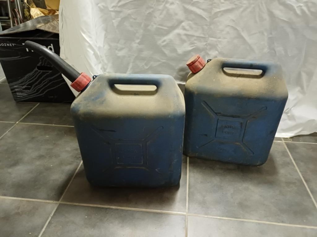 Jerrycan 20 liter, Motos, Enlèvement