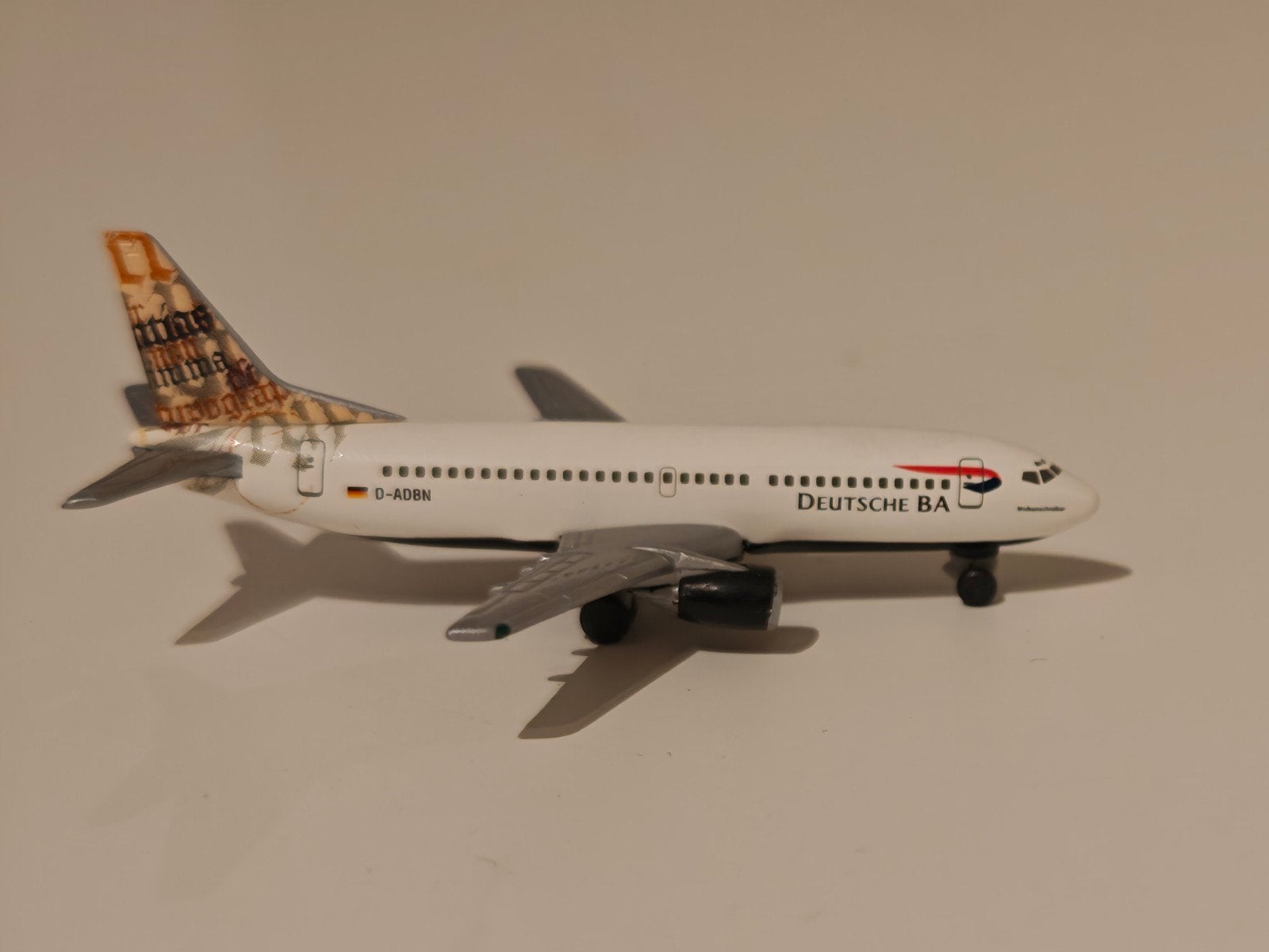 Boeing 737-300 Deutsche BA 1:500 (D-ADBN Schrittanz), Collections, Enlèvement ou Envoi, Utilisé, Modèle réduit
