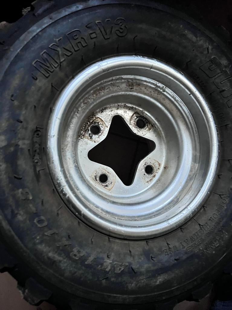 JANTES arrière ltz 400 /ltr450, Motos, Particulier