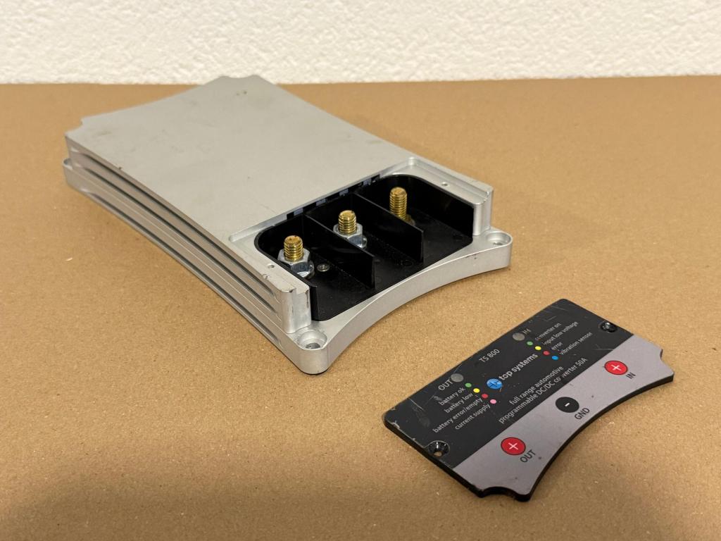 Victron accu scheider 50A Top Systems TS800 Buck-Boost DC/DC, Veltmaat BWI, Info@veltmaatbwi.nl, Transportweg 11a, 7442 CT, Nijverdal