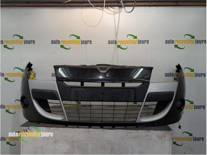 Voorbumper van een Renault Megane, Gebruikt, -, Renault, -