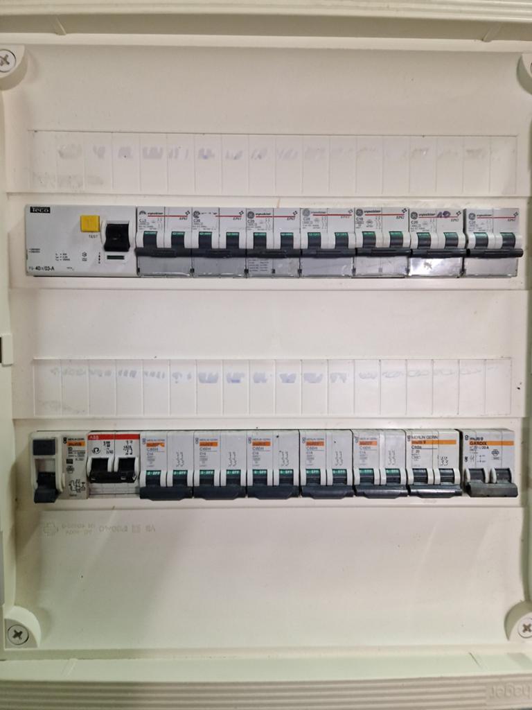 Coffret électrique divisionnaire 36 modules complet, Enlèvement