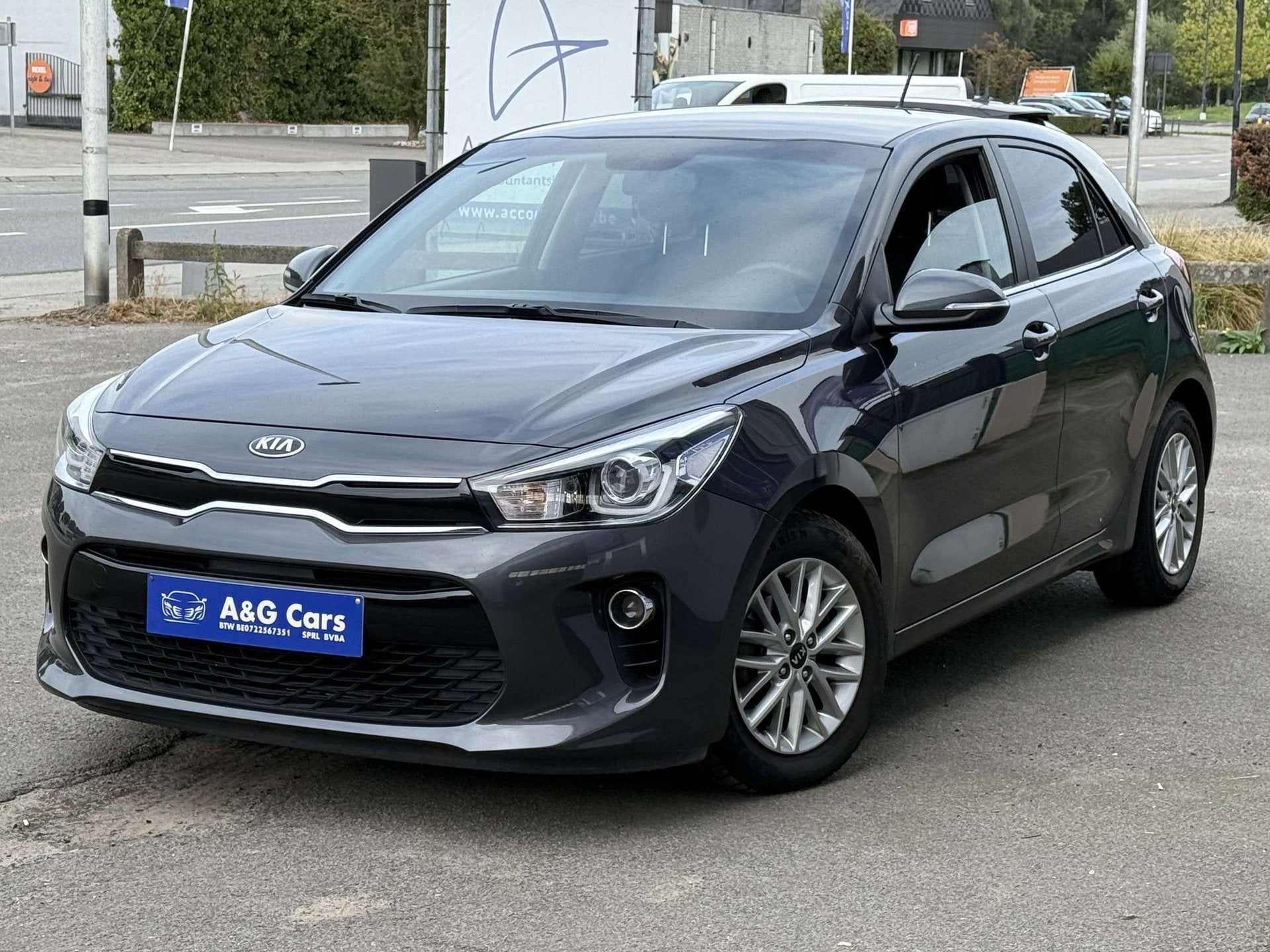 Kia Rio Rio 1.2i Navi Edition 12 Mois Garantie, Autos, Kia, Cruise Control, Argent ou Gris, Euro 6, Entreprise