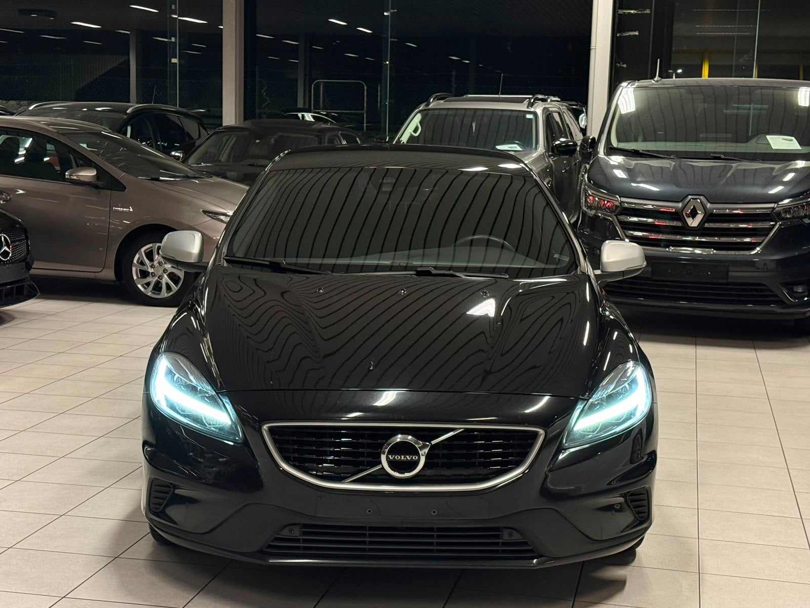 Volvo V40 R-Design Automatique 2.0D 88kW Euro 6d-T-E-ISC, Autos, Volvo, Achat, 87 kW, Euro 6, Entreprise
