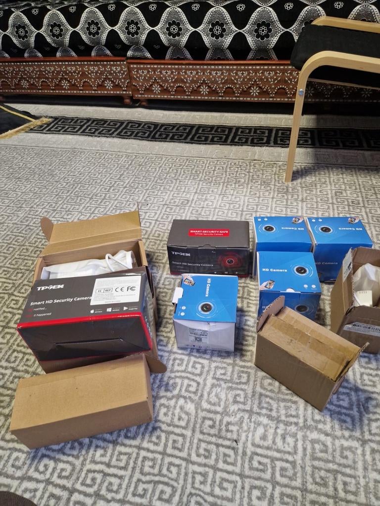 nieuwe camerasbewaking 15 euro stuk als samen 12 euro stuk, Ophalen