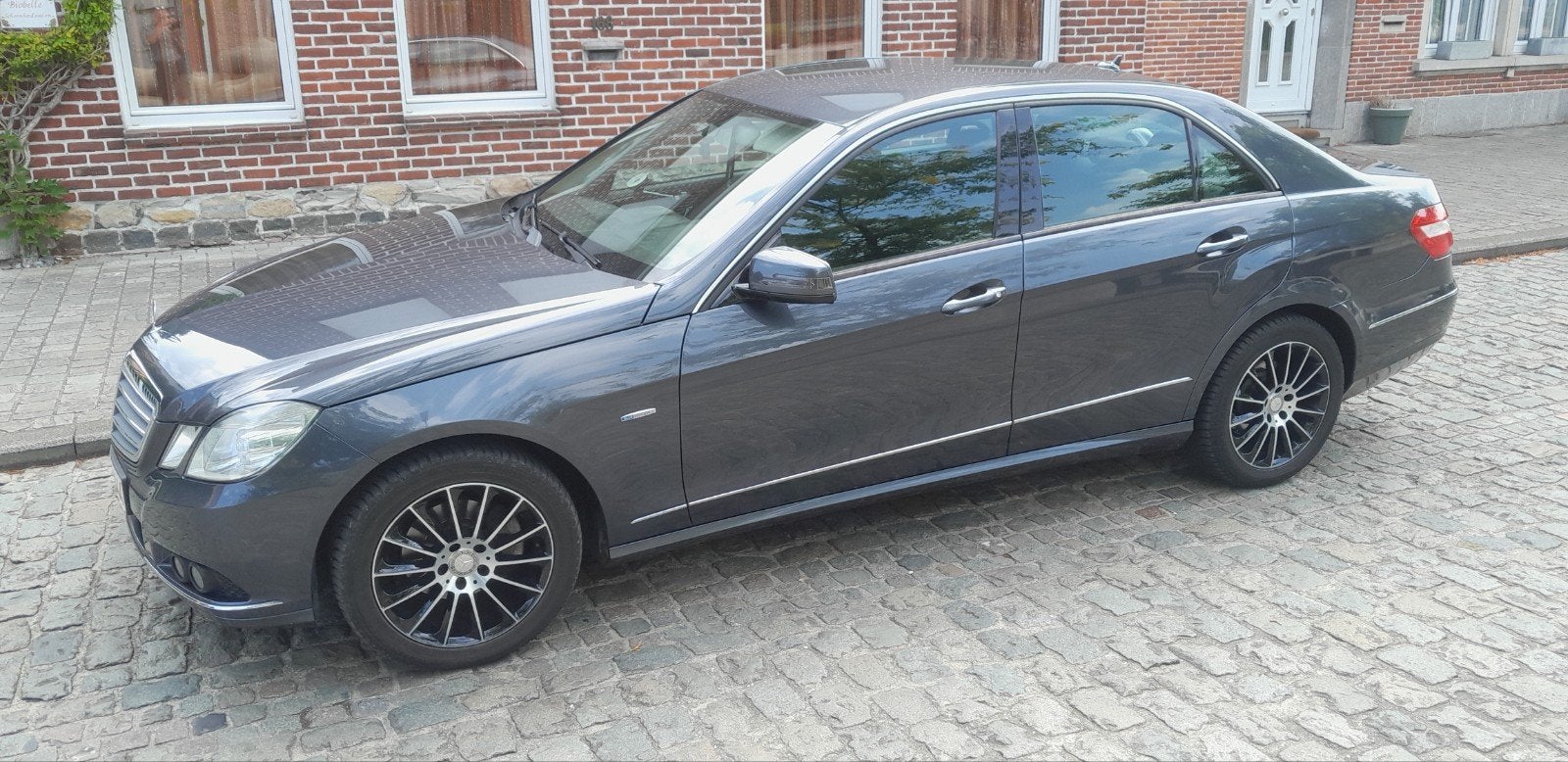 goed onderhouden mercedes E, Autos, Mercedes-Benz, Achat, 2000 kg, Noir, Diesel
