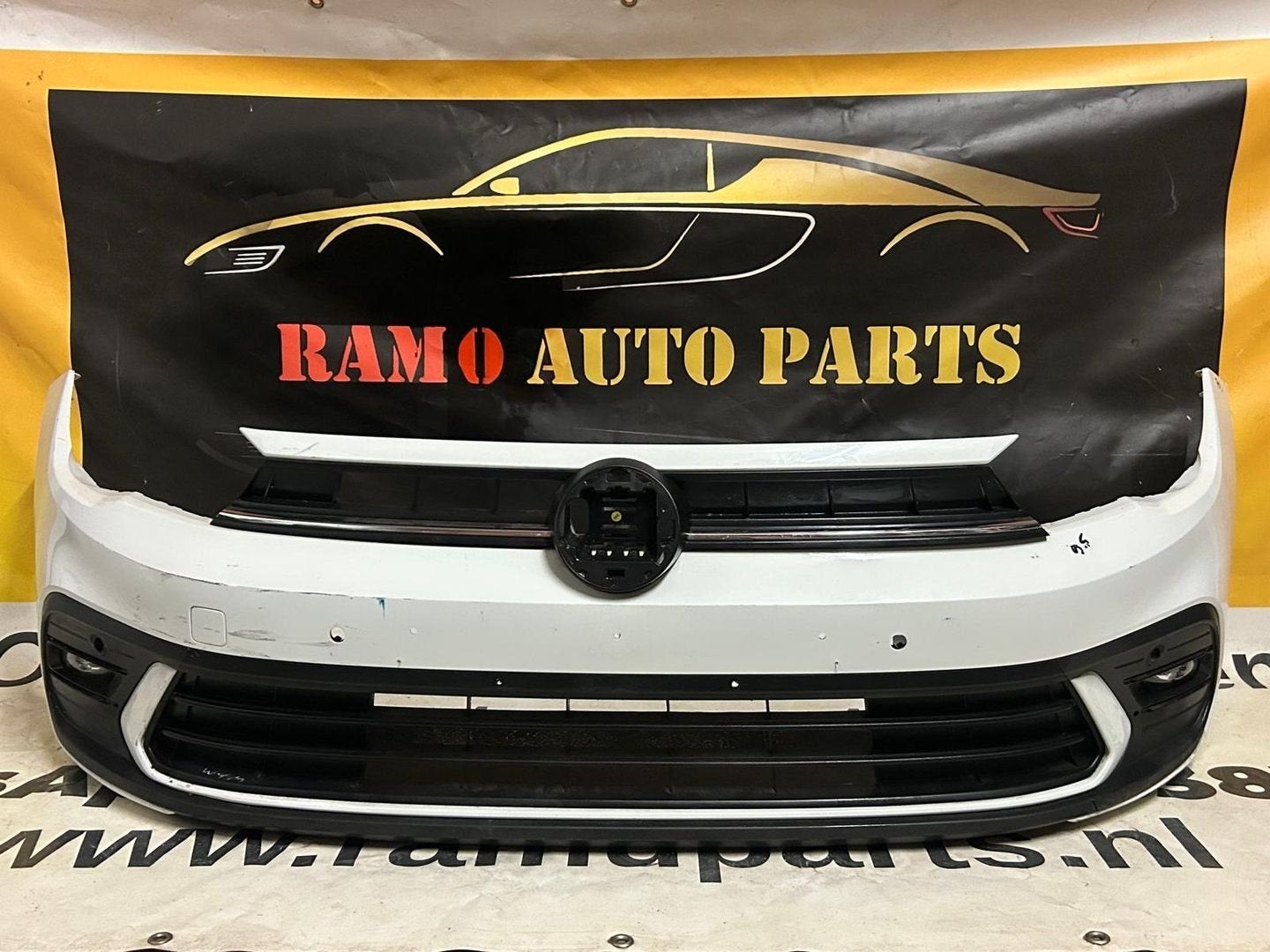VOORBUMPER VW POLO 2G FACELIFT R LINE PDC 2022 ORIGINEEL, Auto-onderdelen, Carrosserie, Bumper, Volkswagen, Voor, Gebruikt, Ophalen of Verzenden