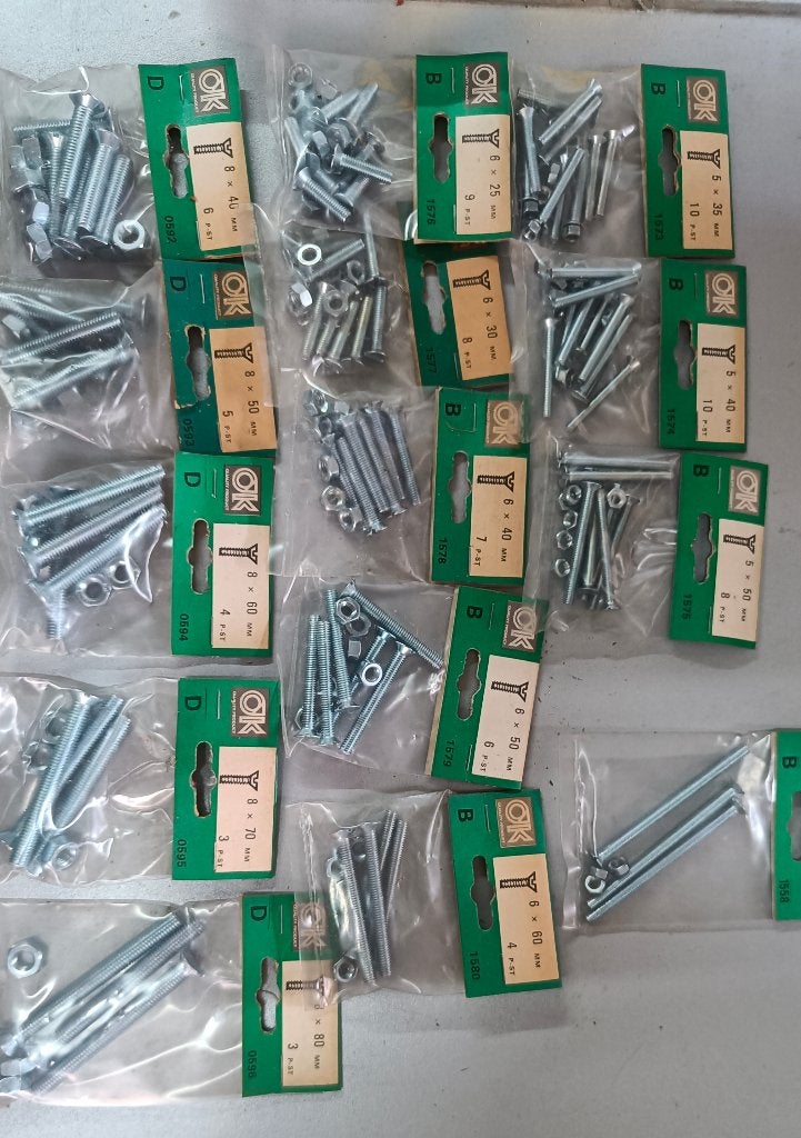 Partij pakjes schroeven met moer, ook los per pakje te koop, Bricolage & Construction, Quincaillerie & Fixations, Enlèvement, Vis