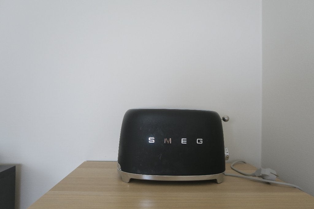 Grille-pain Smeg - noir mat, Electroménager, Grille-pain, Comme neuf, Ramasse-miettes amovible, Enlèvement ou Envoi