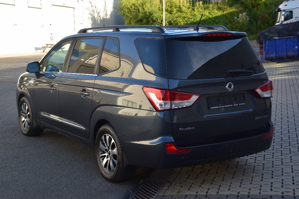 Ssangyong Rodius 2.2 SV220e-XDi 4WD Sapphire, Autos, Cuir, Achat, Entreprise, 7 places
