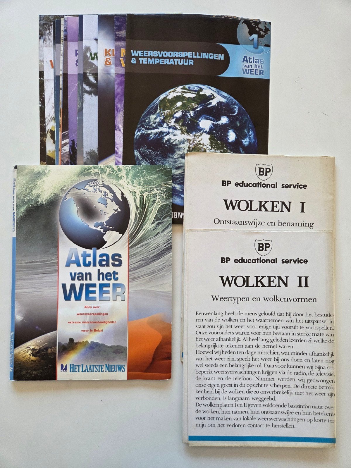 Atlas van het weer + 2 wolkenkaarten, Enlèvement ou Envoi, Utilisé