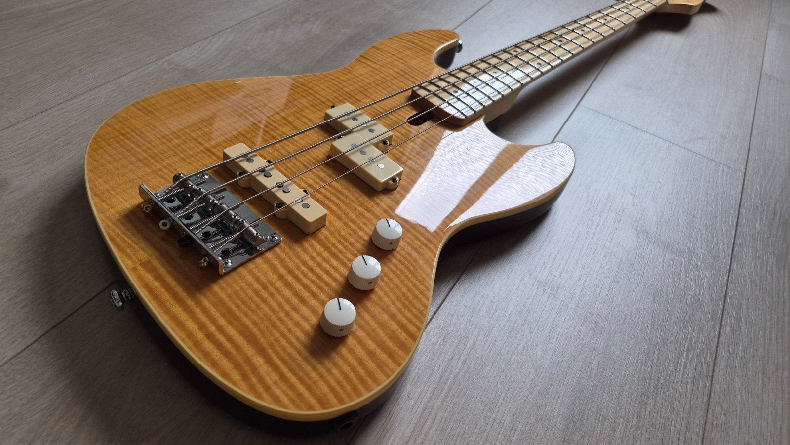 Sire U5 shortscale, Ophalen, Zo goed als nieuw, Elektrisch