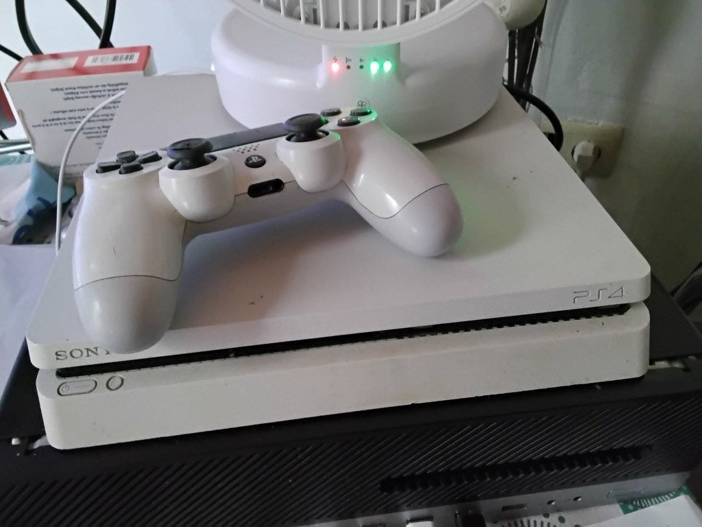 PS4 Slim 500Go + 11 mois de garanties + Facture, Consoles de jeu & Jeux vidéo, Sans fil, Alimentation, Chargeur ou Câble, Enlèvement ou Envoi