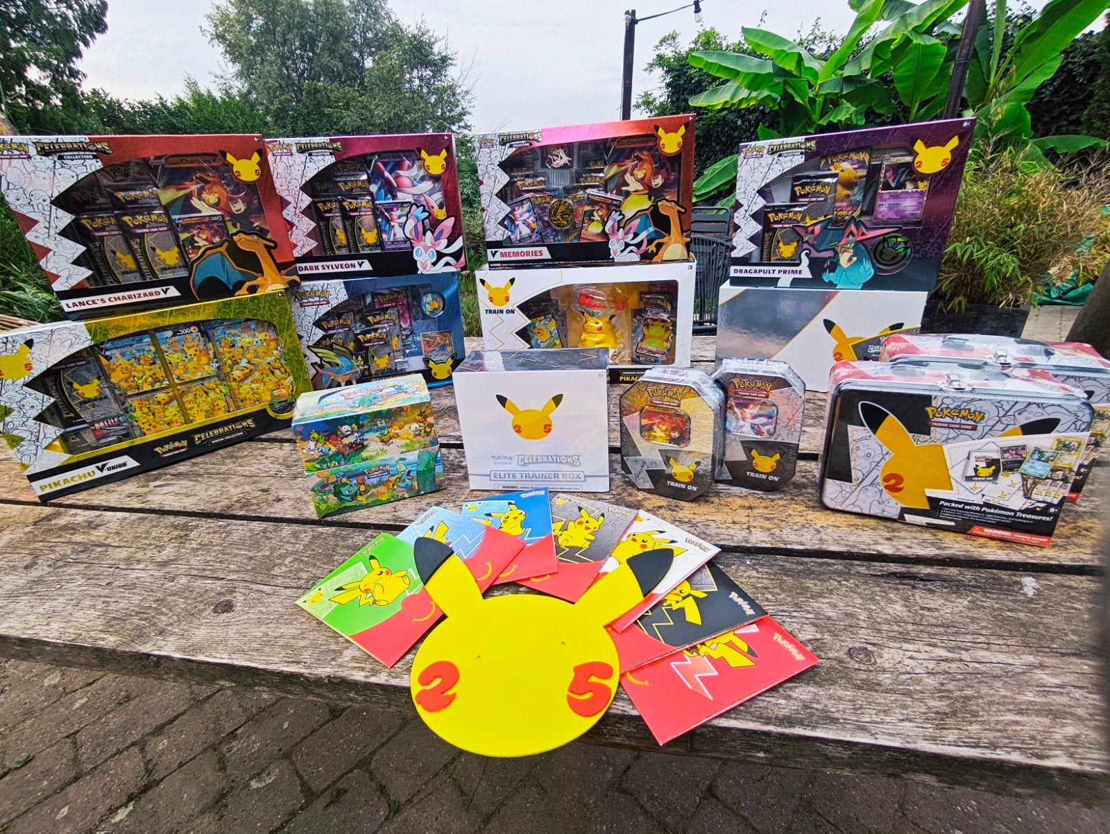 Collection complète unique et scellée des célébrations des 2, Enlèvement, Booster