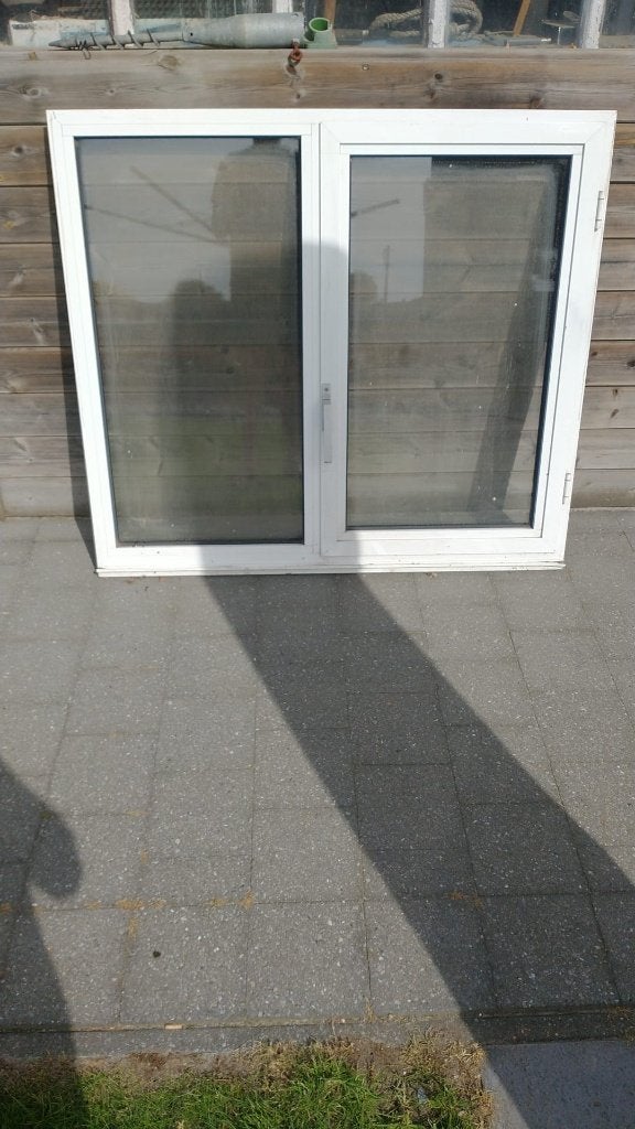 Aluminium raam van 124cm x 110cm, Doe-het-zelf en Bouw, Gebruikt, Raamkozijn, Aluminium, Inclusief glas