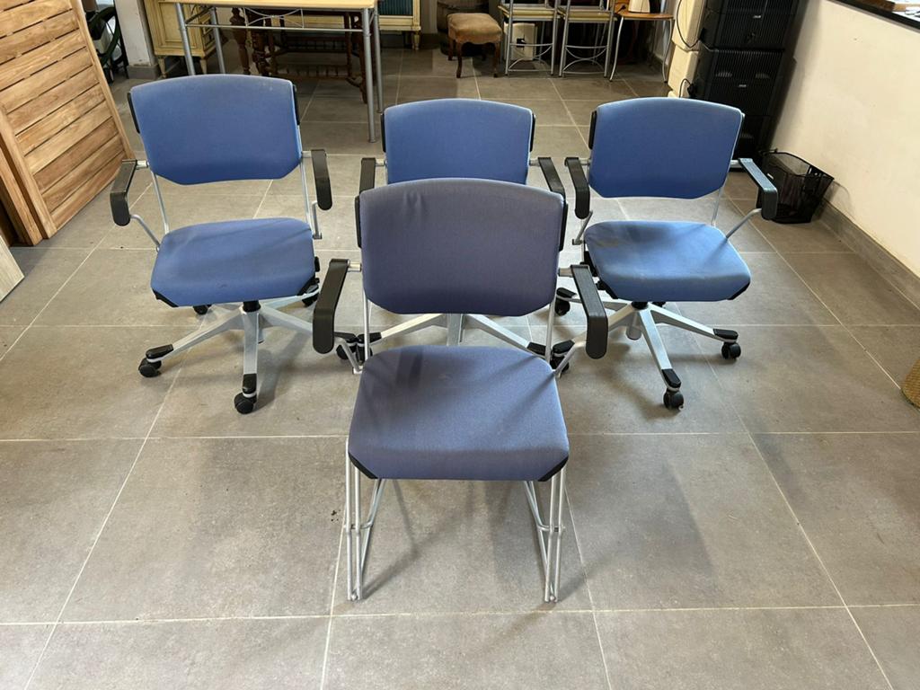 Quatre chaises de bureau modernes, Enlèvement, Comme neuf, Bleu, Chaise de bureau
