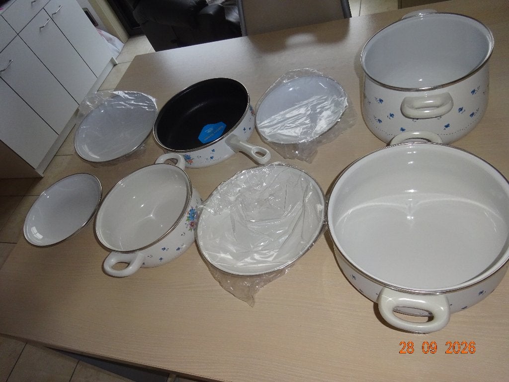 nieuw 3 kookpotten en 1 braadpan met deksels in doos, Huis en Inrichting, Met deksel, Ophalen, Nieuw, Overige typen
