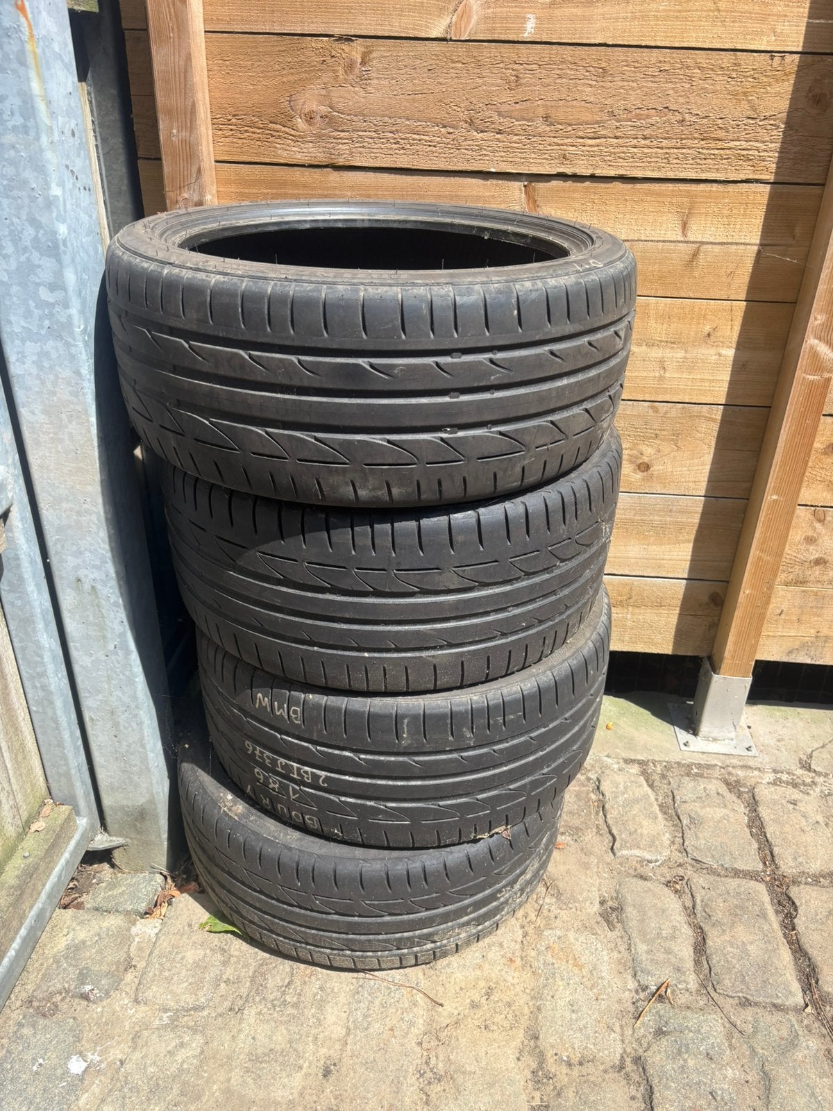 Banden te koop, Enlèvement, Comme neuf