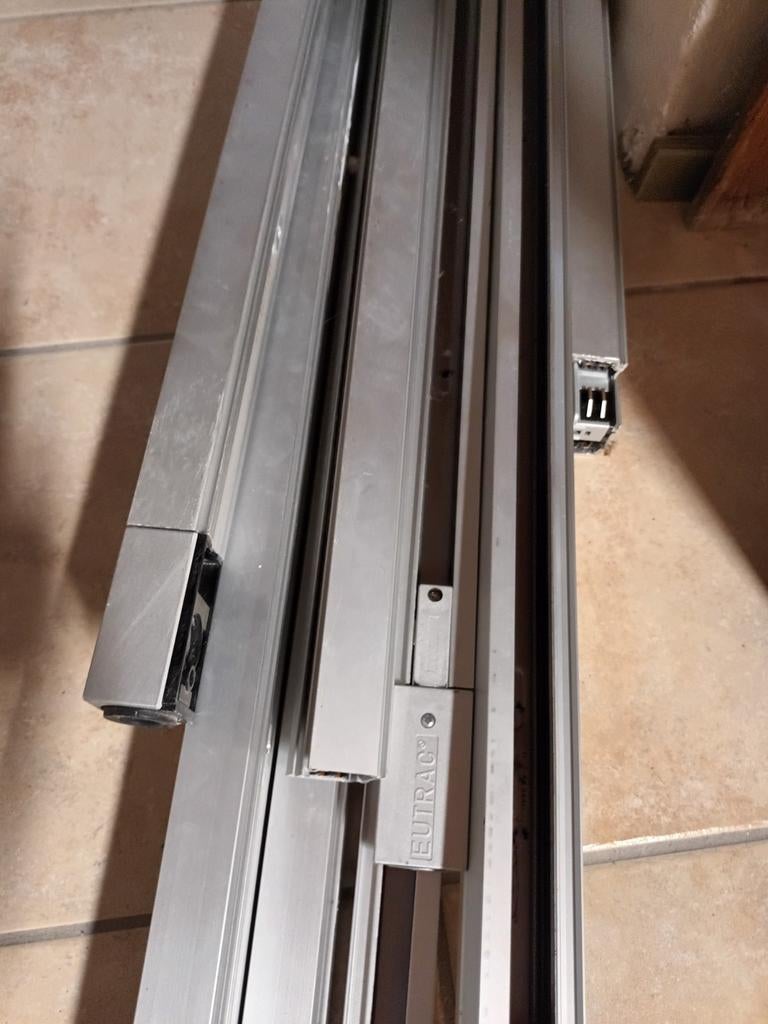 Rails voor spots bv ook voor winkel, Ophalen