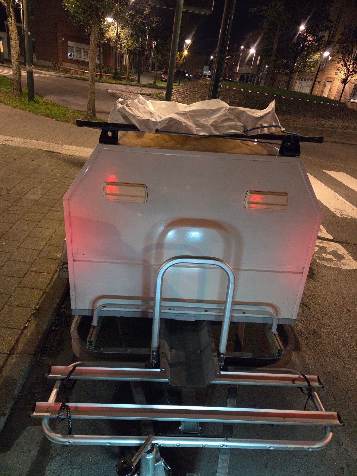 remorque -750 kg avec bagage porte moto et porte velos, Enlèvement