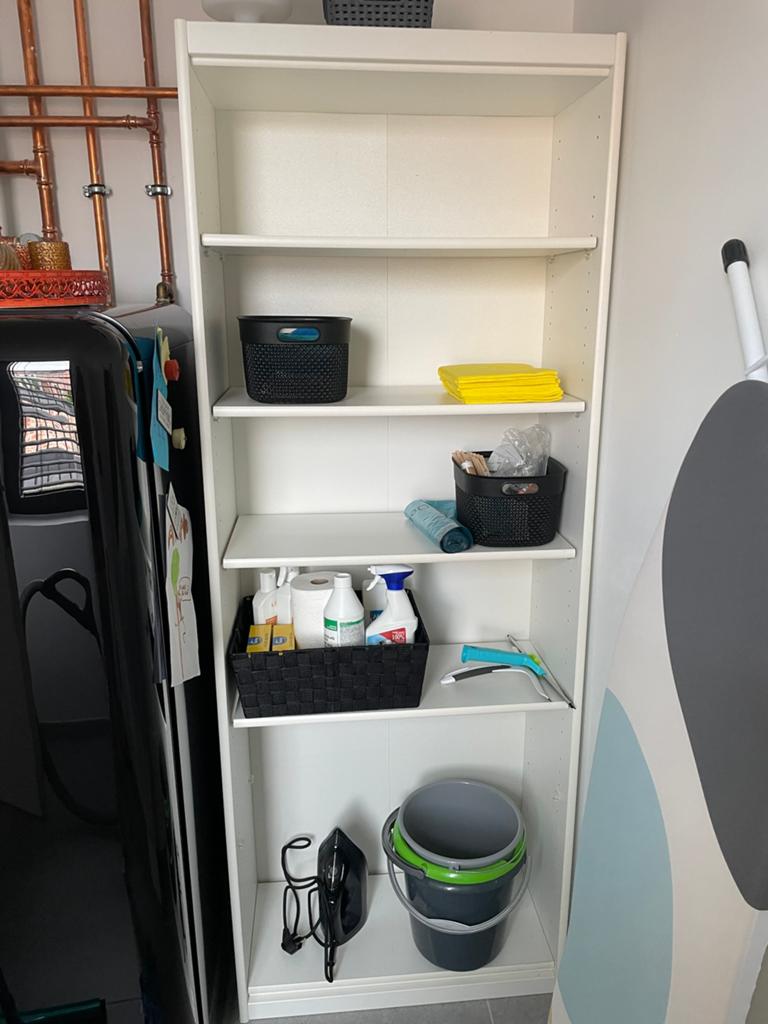 Boeken/ berging kast Gratis op te halen, Ophalen, Zo goed als nieuw