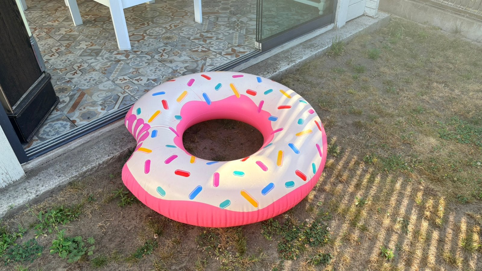 Donut luchtmatras zwembad, Ophalen, Zo goed als nieuw
