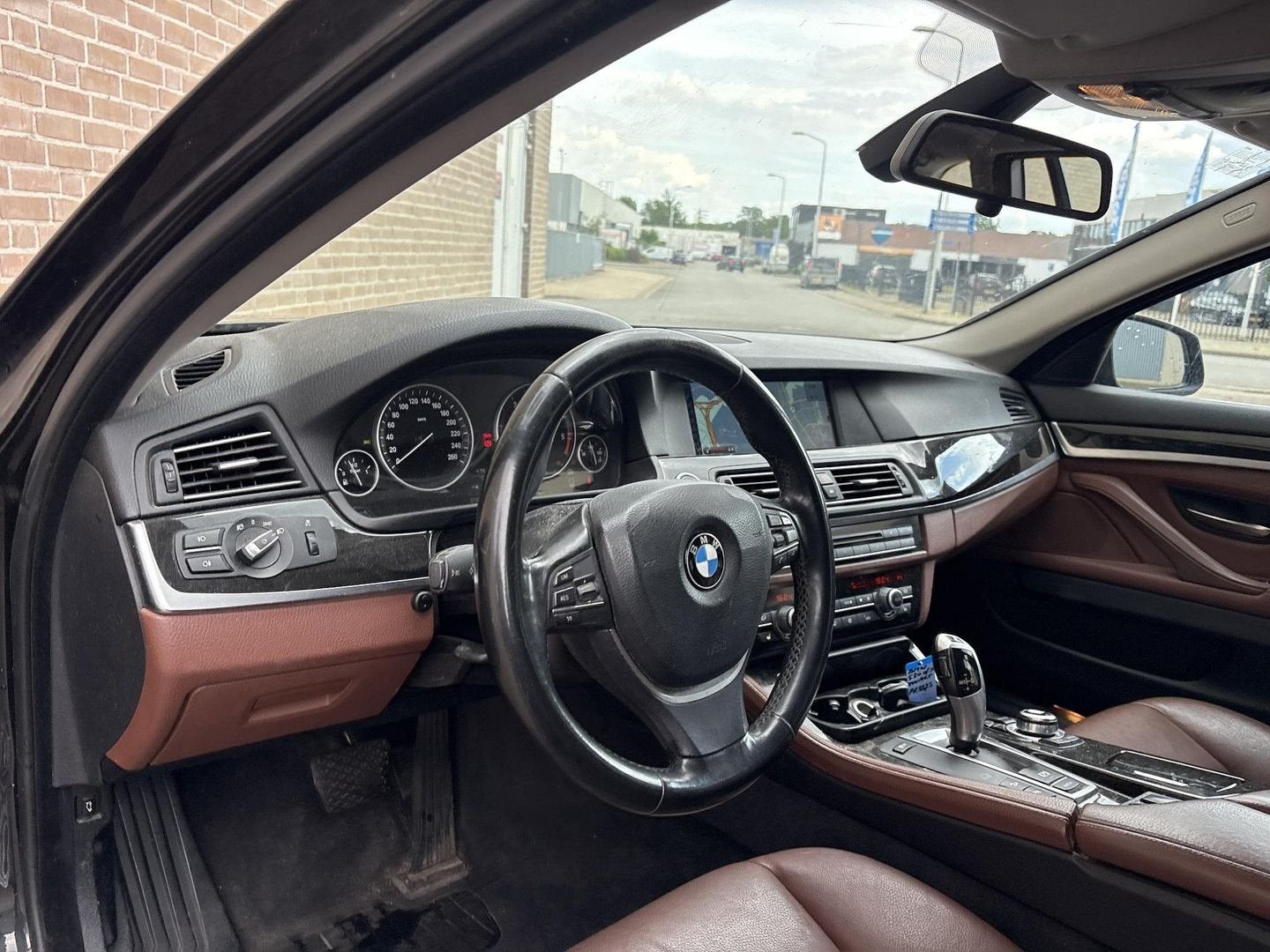 BMW 530 5-serie Touring 530xd High Executive | Leder | Clima, Auto's, BMW, Automaat, Parkeersensor, Zwart, 154 g/km