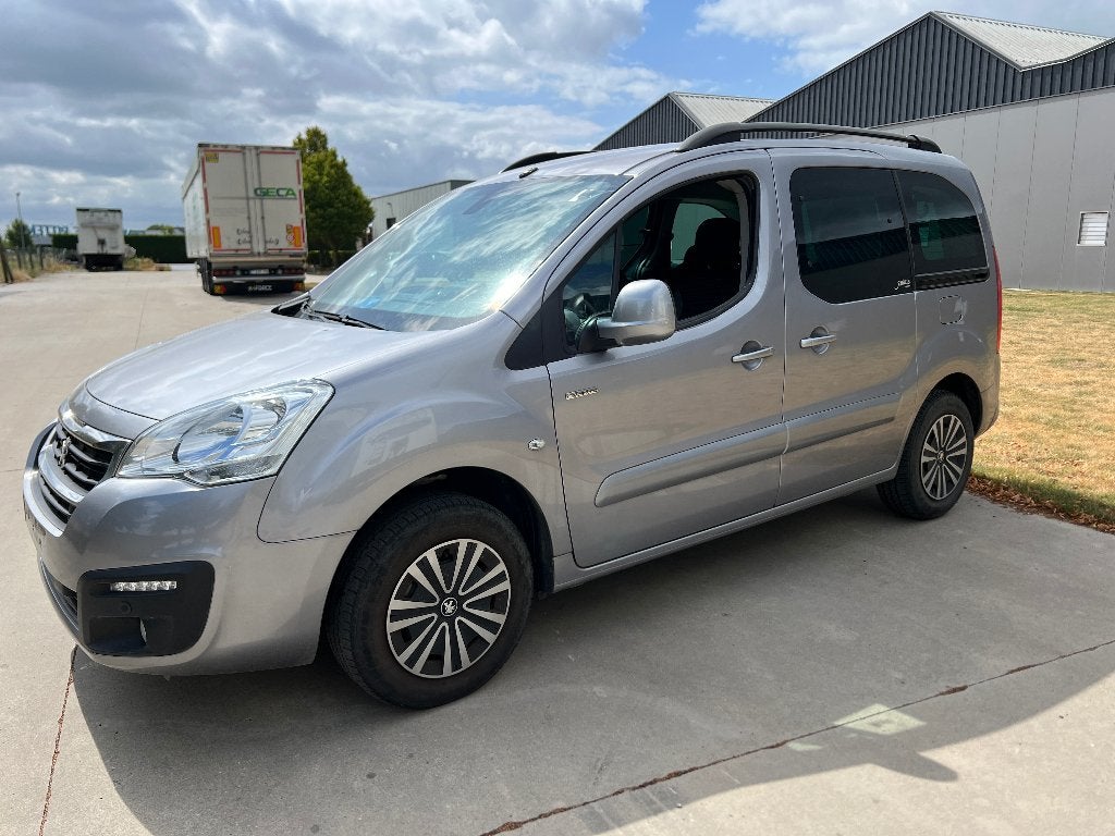 Peugeot Partner Teepee 22,5KwH overnamewagen handel/export, Auto's, 1679 kg, 0 kg, 35 kW, 5 zetels