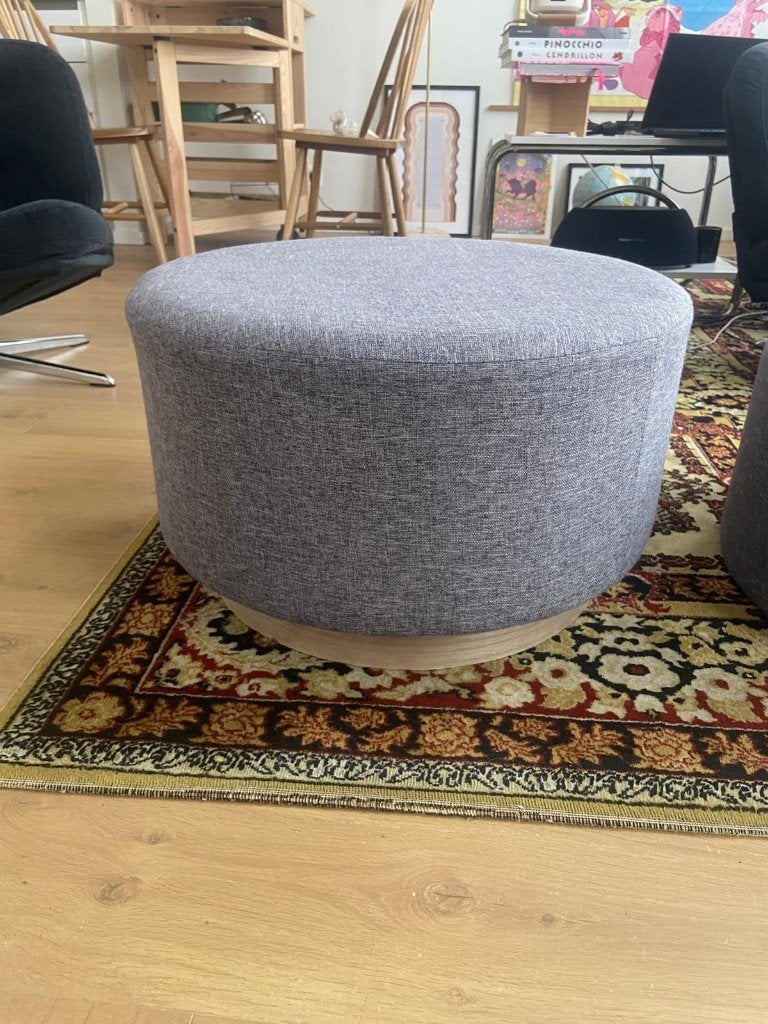 Deux Fauteuils Poufs Gris, Rond, Bois, Enlèvement, Utilisé