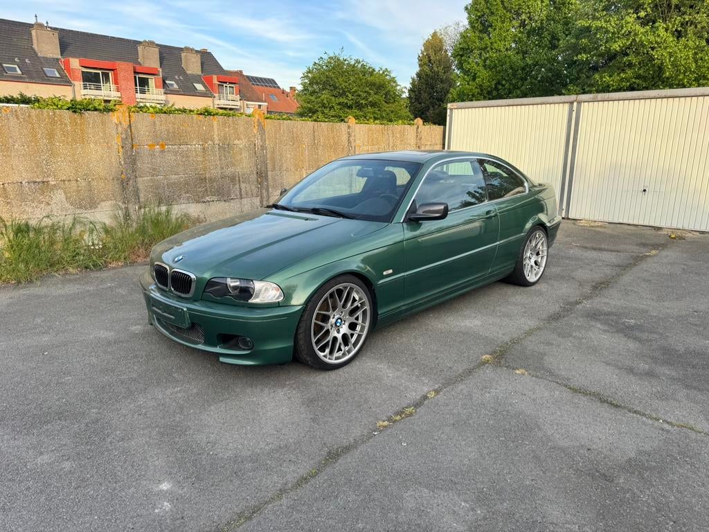 BMW e46 323Ci, Auto's, BMW, Lichtmetalen velgen, 4 zetels, Achterwielaandrijving, Zwart