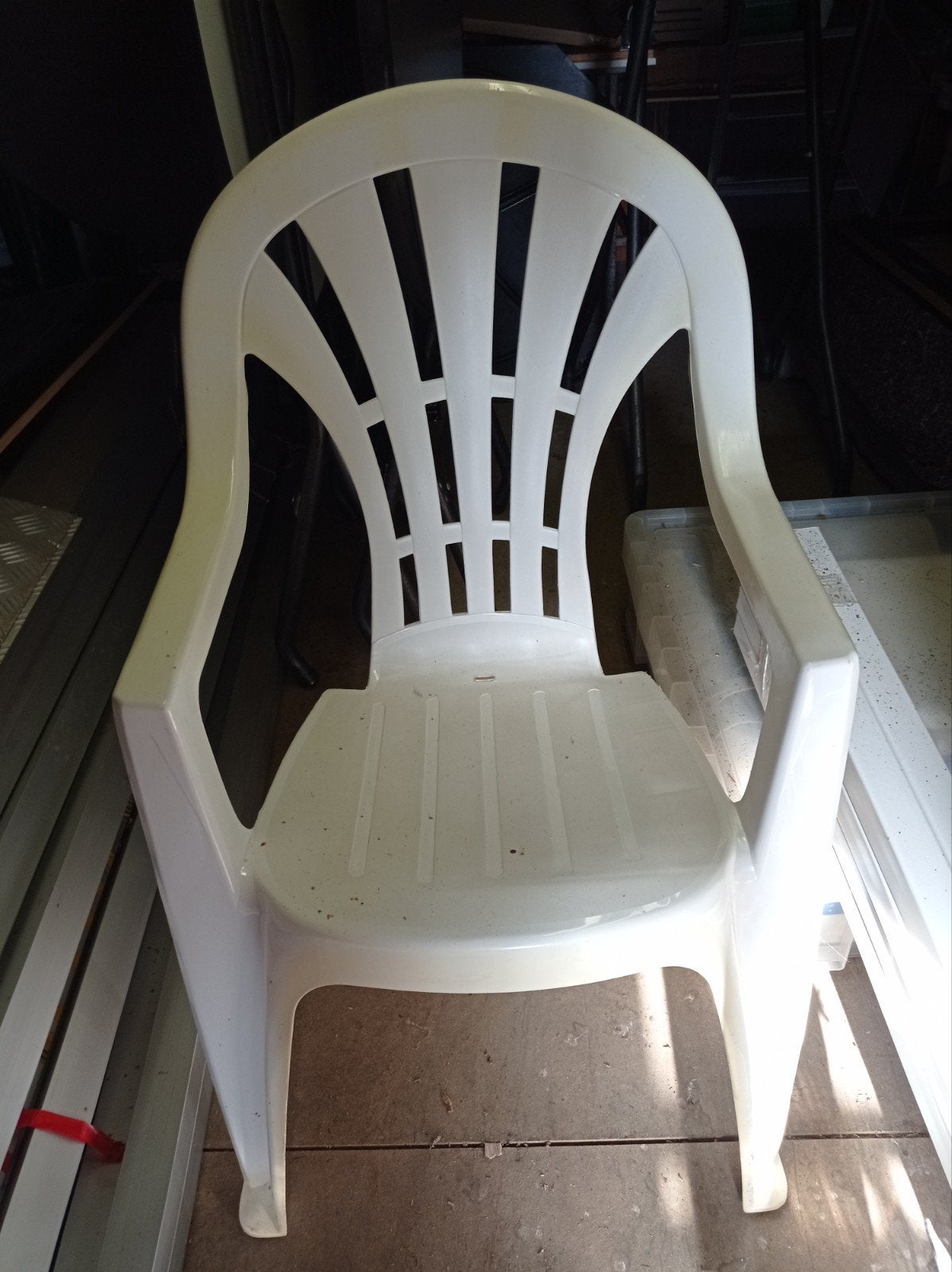 Terras stoelen, Ophalen