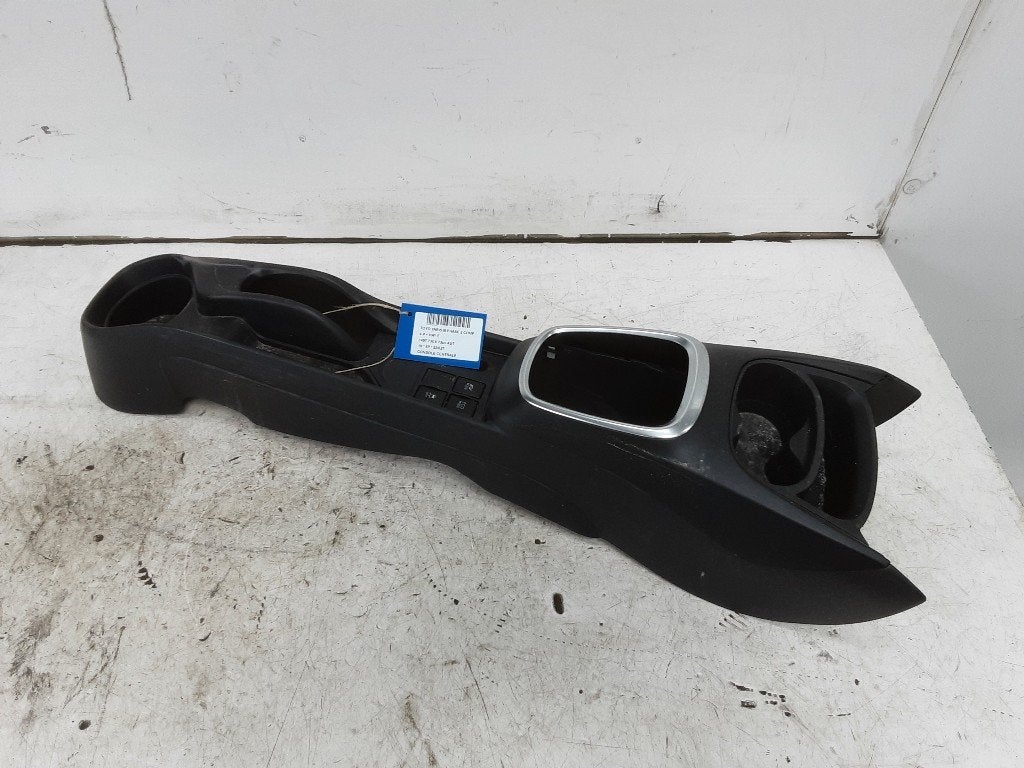 MIDDENCONSOLE Toyota Yaris III (P13) (01-2010/09-2020), Auto-onderdelen, Interieur en Bekleding, Gebruikt, Toyota