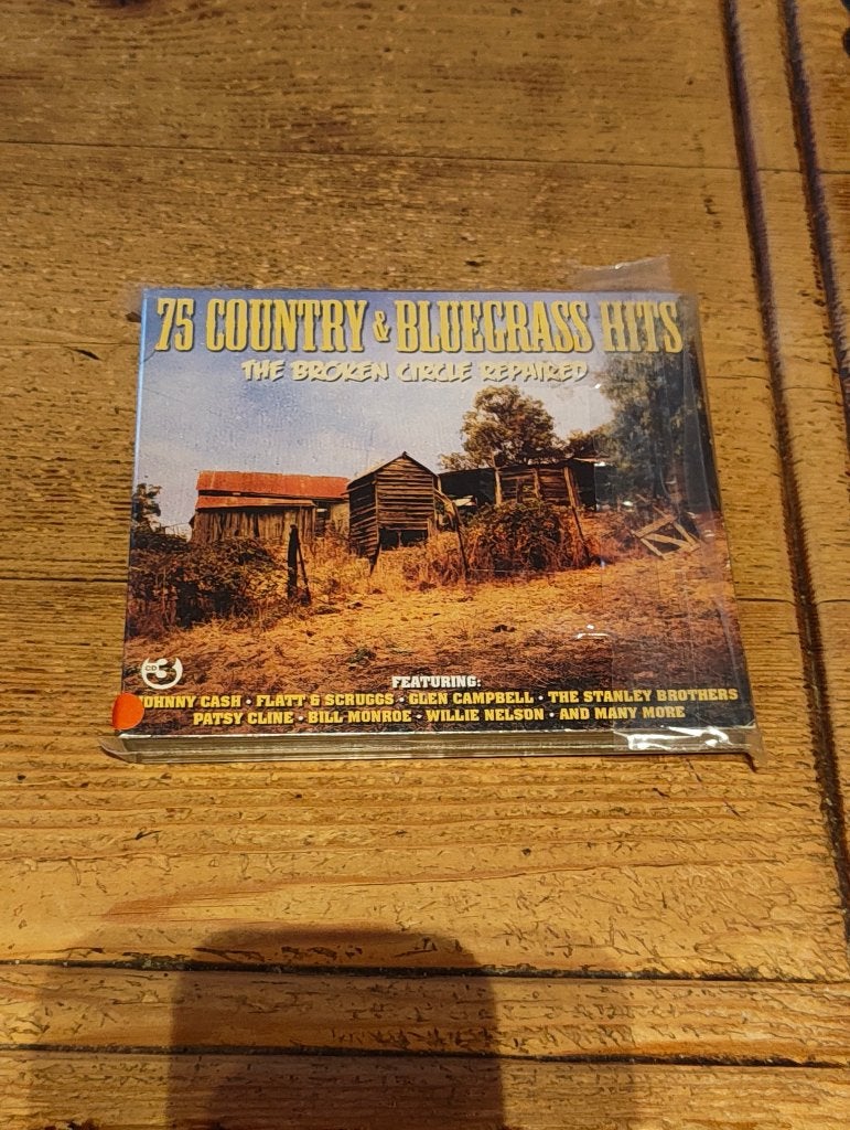 Box set 75 Country & Bluegrass Hits, CD & DVD, CD | Country & Western, Enlèvement ou Envoi, Comme neuf, Coffret, Bluegrass