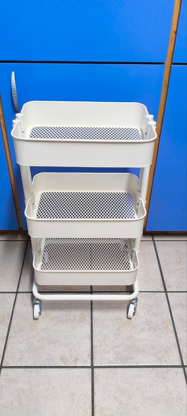 Ikea-trolley met wielen, Ophalen