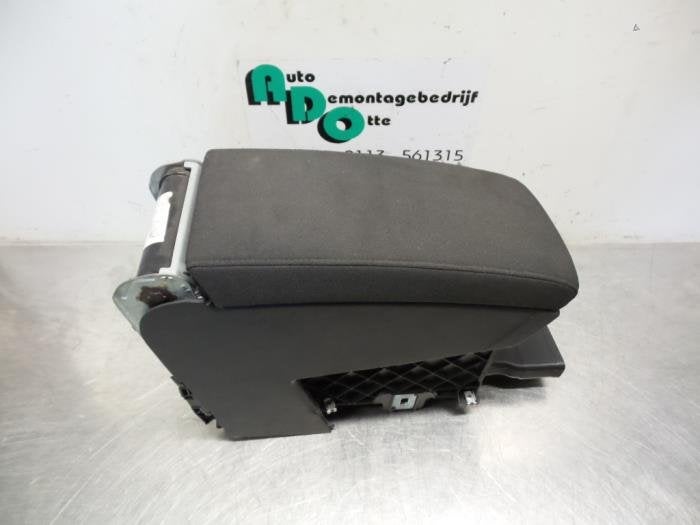 Armleuning van een Volkswagen Passat (Passat 05-), Auto-onderdelen, Interieur en Bekleding, Gebruikt, -, -, Ophalen of Verzenden