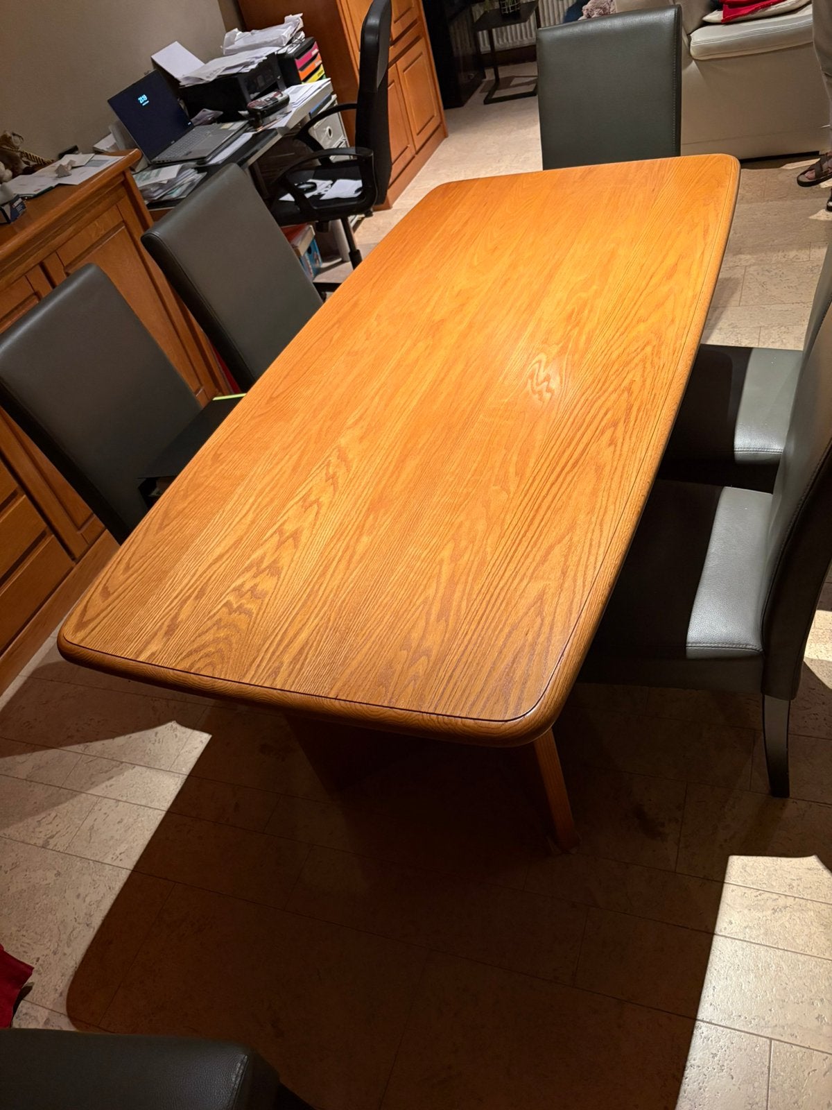 Eettafel, Enlèvement, Utilisé