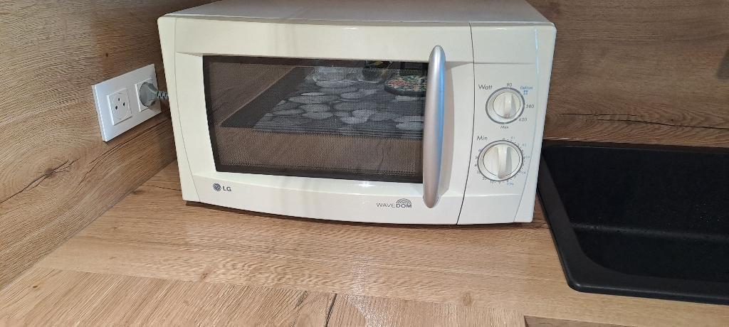 Microwave, Elektronische apparatuur, Microgolfovens, Gebruikt, Tussenbouw, Microgolfoven, Draaiplateau, Ophalen
