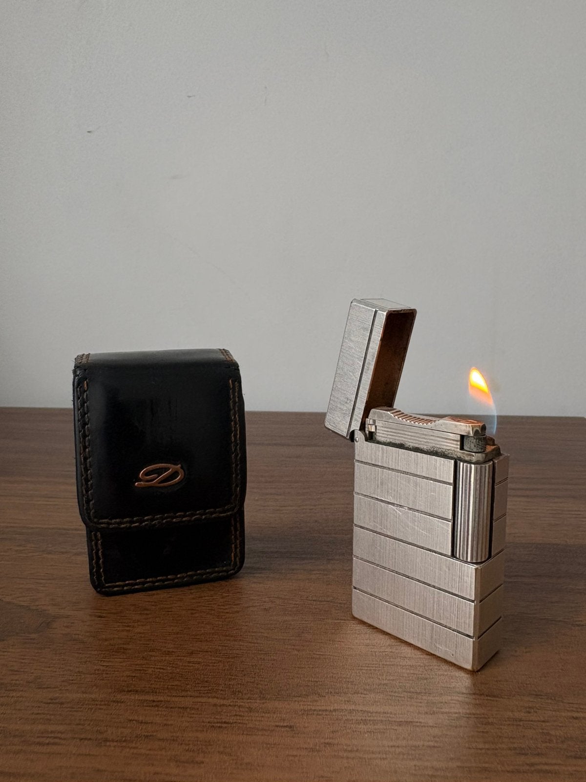 S.T. Dupont Paris Briquet vintage argenté + Étui, Enlèvement, Comme neuf, Briquet