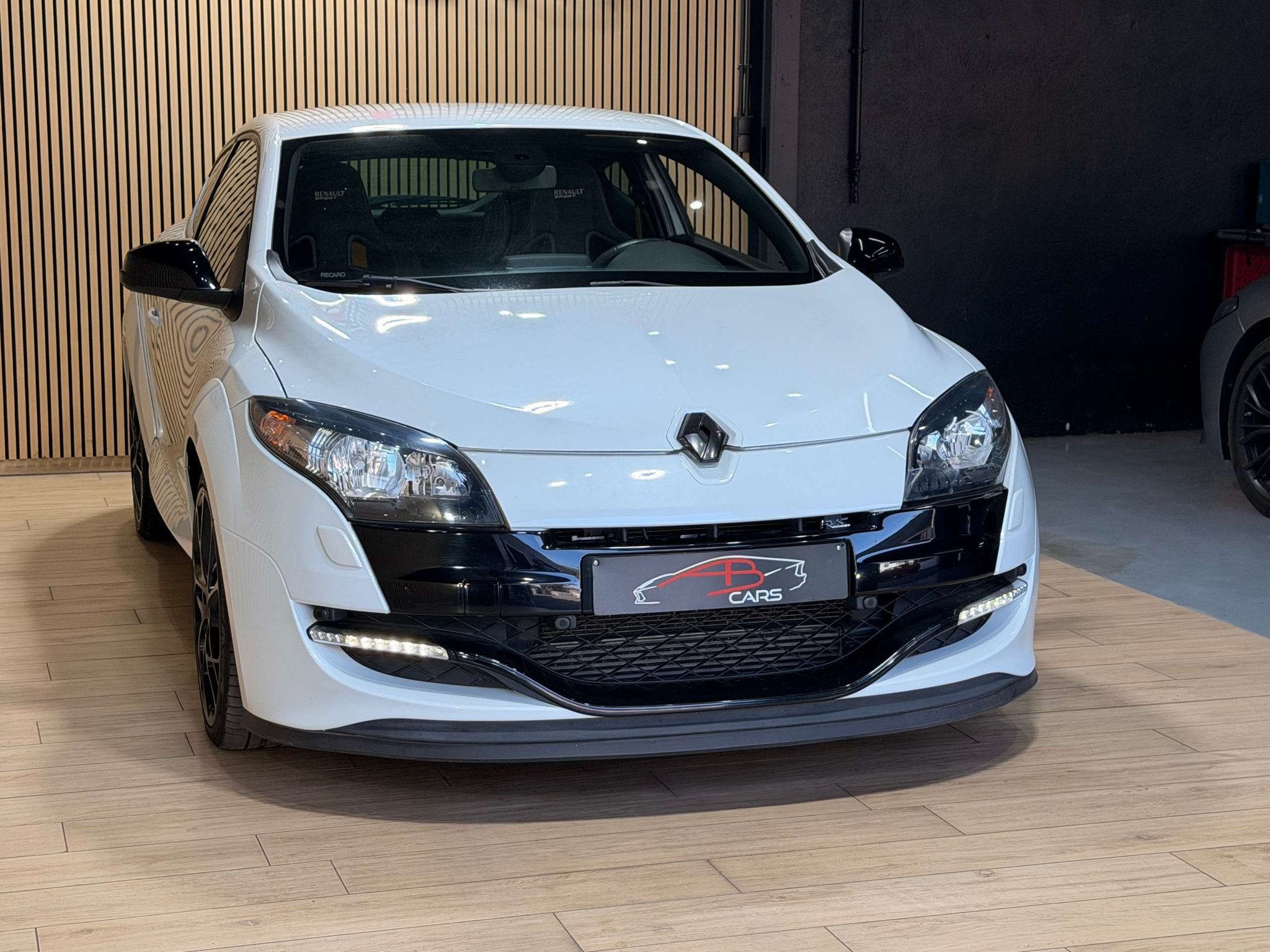Renault Mégane 2.0 Turbo * RS * GARANTIE 12 MOIS * SIEGE RE, Auto's, 1800 kg, Gebruikt, Zwart, 4 cilinders