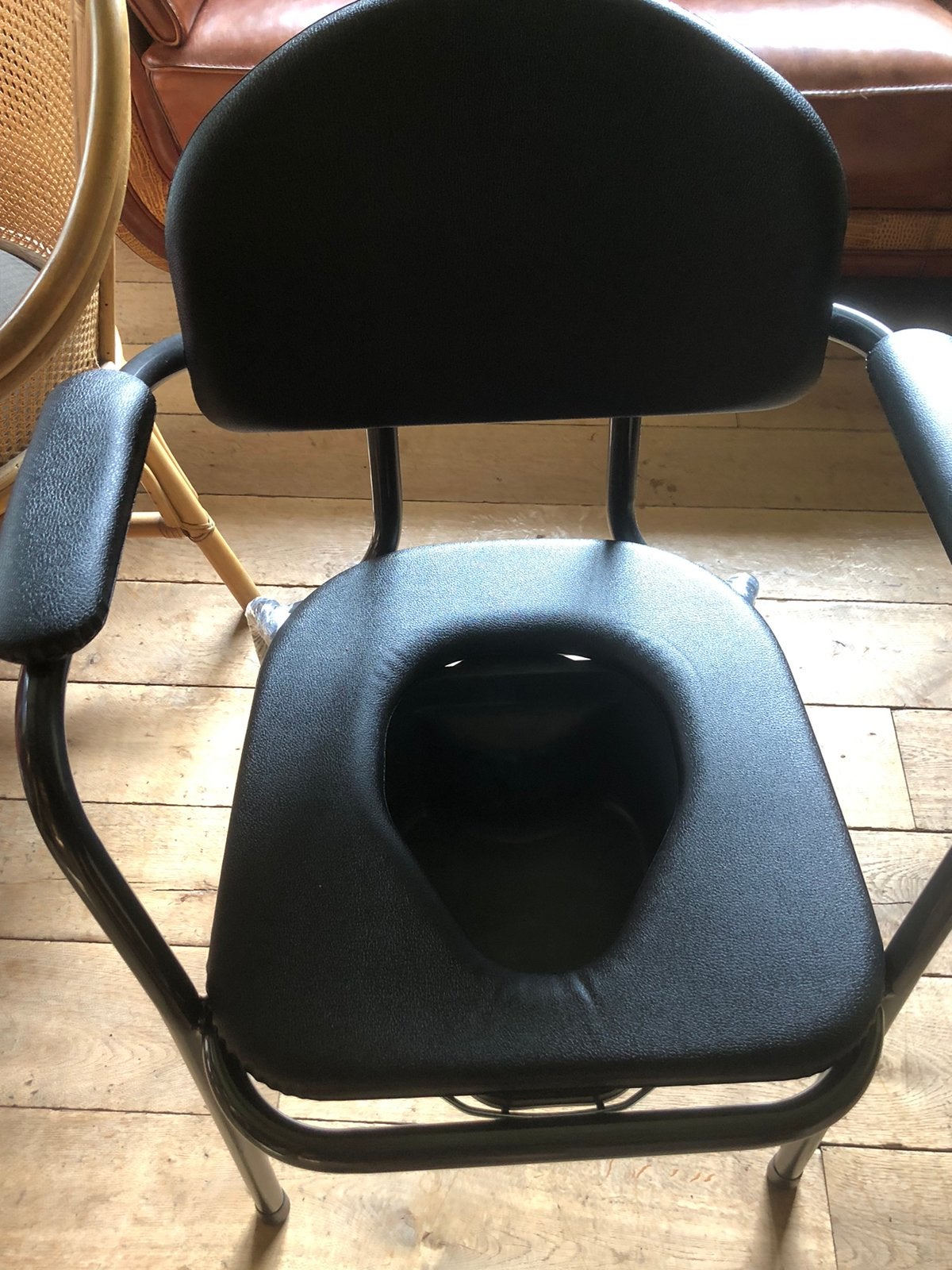 Toiletstoel NIEUW.Nooit gebruikte toiletstoel .zwart.., Ophalen, Nieuw