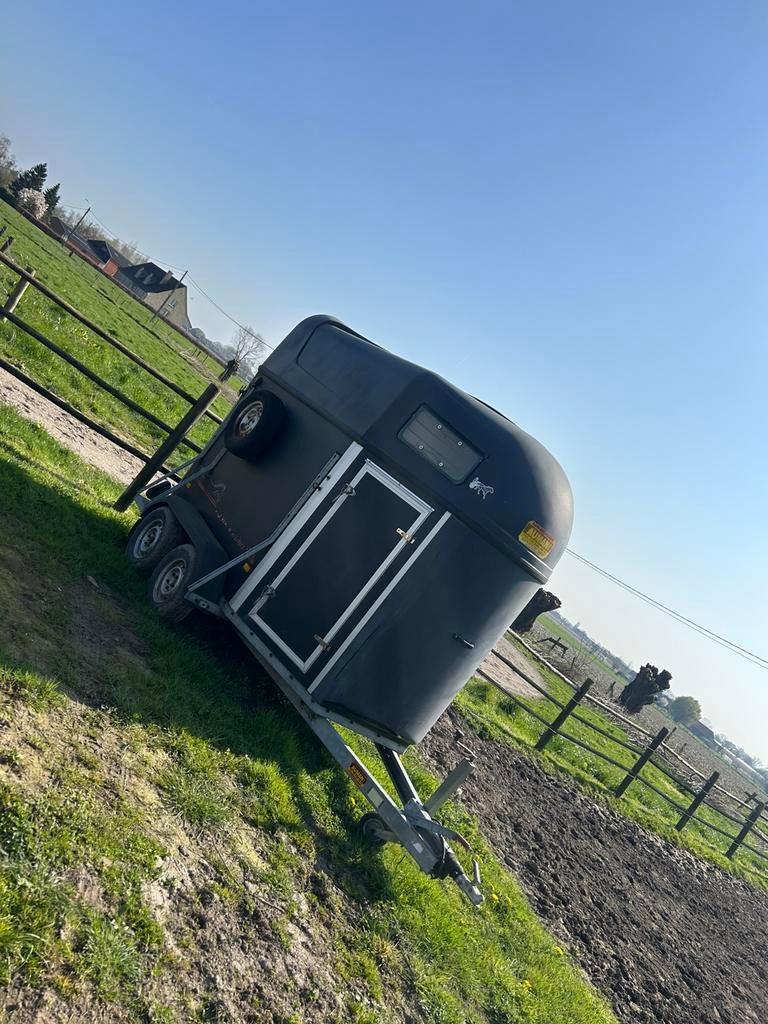 Hotra paarden trailer, Dieren en Toebehoren, Ophalen, Zo goed als nieuw