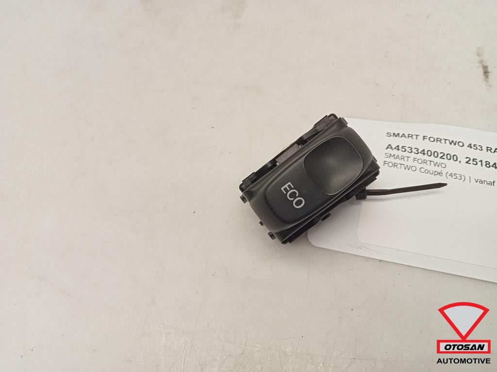 Smart Fortwo 453 Ranault Eco Schakelaar A4533400200 25184218, Auto-onderdelen, Gebruikt, Mercedes-Benz AG, Mercedesstrasse 120
70372  Stuttgart, DE